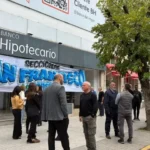 El contexto detrás de la reducción de sucursales bancarias y el empleo financiero